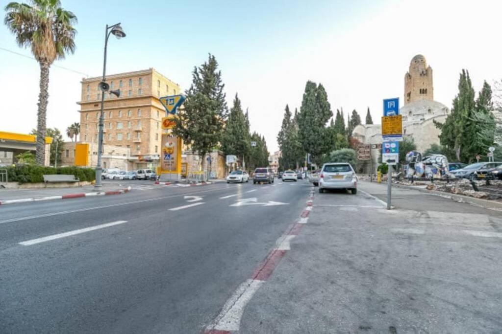 Вилла Private House 5 Bdr In Mamilla Up To 12 People ! Иерусалим Экстерьер фото