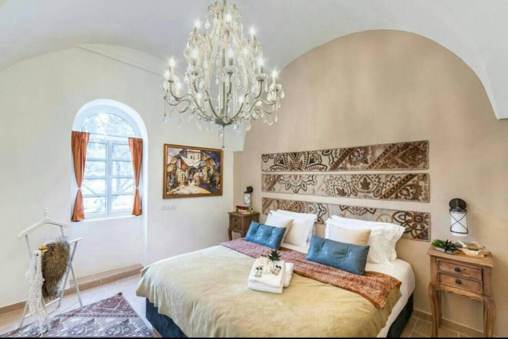 Вилла Private House 5 Bdr In Mamilla Up To 12 People ! Иерусалим Экстерьер фото